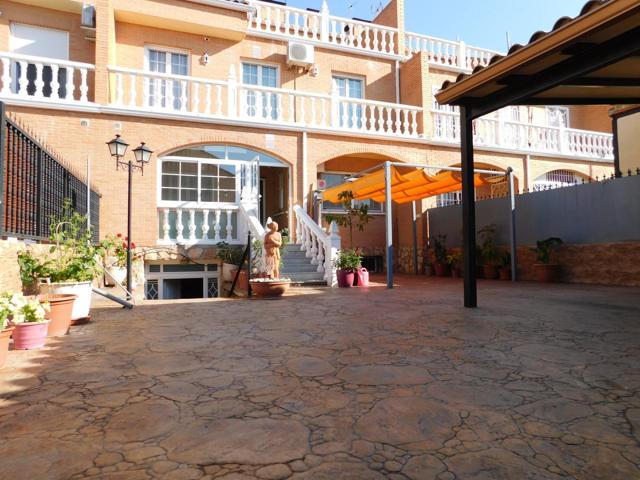 CHALET DE 4 PLANTAS EN SESEÑA NUEVO, 3 DORM, 4 BAÑOS PATIO DE 100M2 photo 0