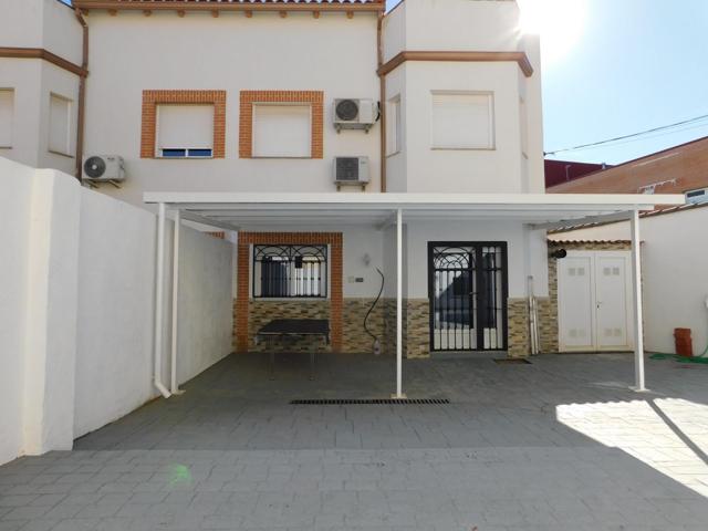 Chalet Pareado de 4 dormitorios +Buhardilla y patio de 100m photo 0