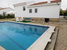 Chalet Independiente en Carranque de 3 dorm, 2 baños y piscina privada photo 0
