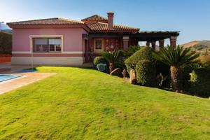 Villa En venta en Antequera photo 0