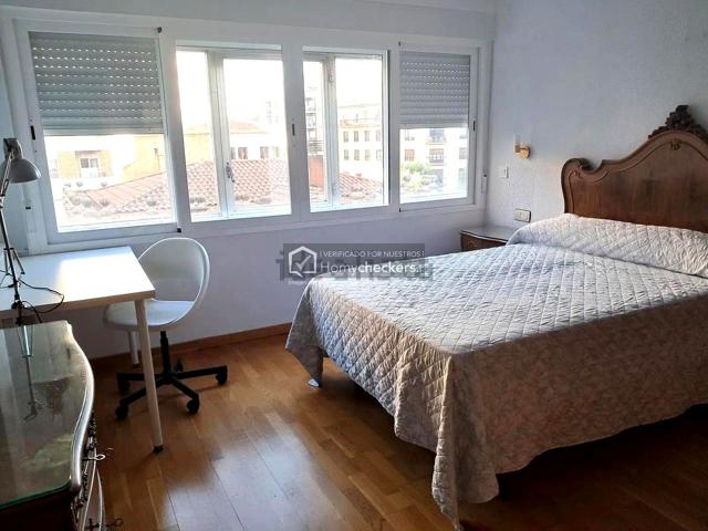 PISO 4 DORMITORIOS 2 BAÑOS AV. MIRAT photo 0