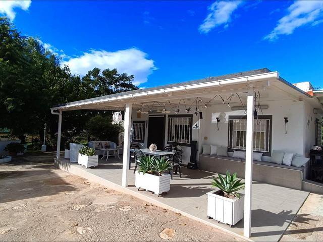 Encantador chalet en plena naturaleza en Llíria photo 0