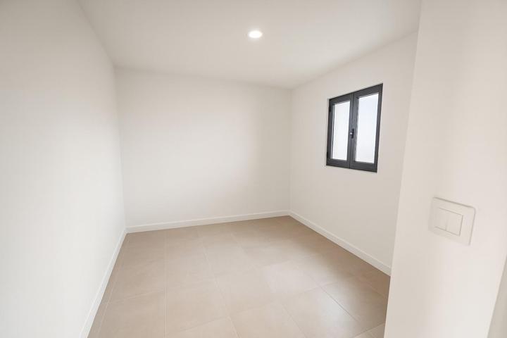 SE ALQUILA SOLO CON OPCIÓN A COMPRA  telefono info   601067176 photo 0