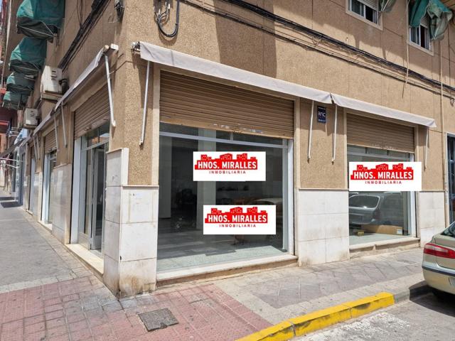 ¡¡ INTERESANTE LOCAL COMERCIAL DE ESQUINA CON CINCO ESCAPARATES CON LAS PUERTAS AUTOMÁTICAS .!! photo 0