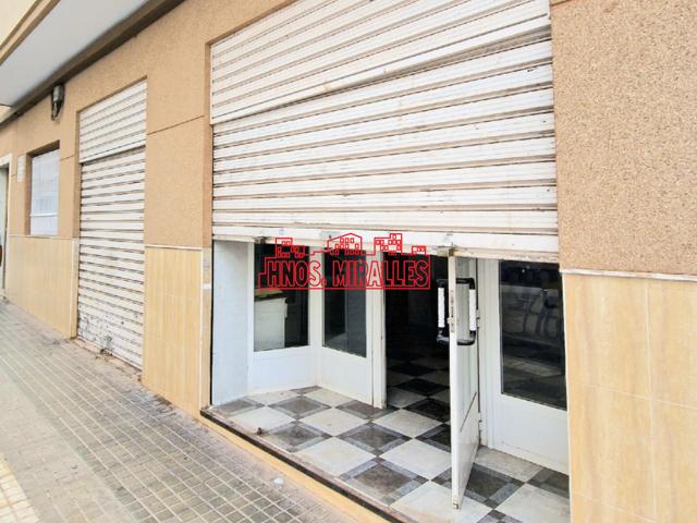 INTERESANTE LOCAL DE ESQUINA Y CON POSIBILIDADES PARA HACERLO VIVIENDA SI FUECE NECESARIO. photo 0