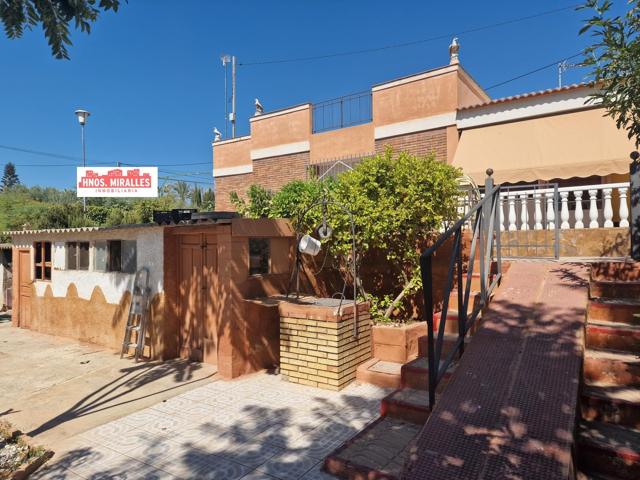 CASA DE CAMPO EN PEÑA LAS AGUILAS UNA ZONA RODEADA DE DISTINTAS CASAS DE LUJO Y MUCHOS JARDINES. photo 0