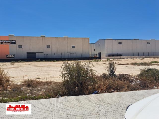 SE VENDE PARCELA EN POLIGONO LAS MAROMAS photo 0