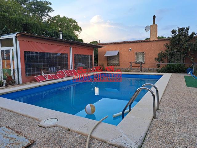 ¡OPORTUNIDAD DE CHALET CON PISCINA Y MARAVILLOSO JARDIN EN PEDANÍAS DE ASPE! photo 0