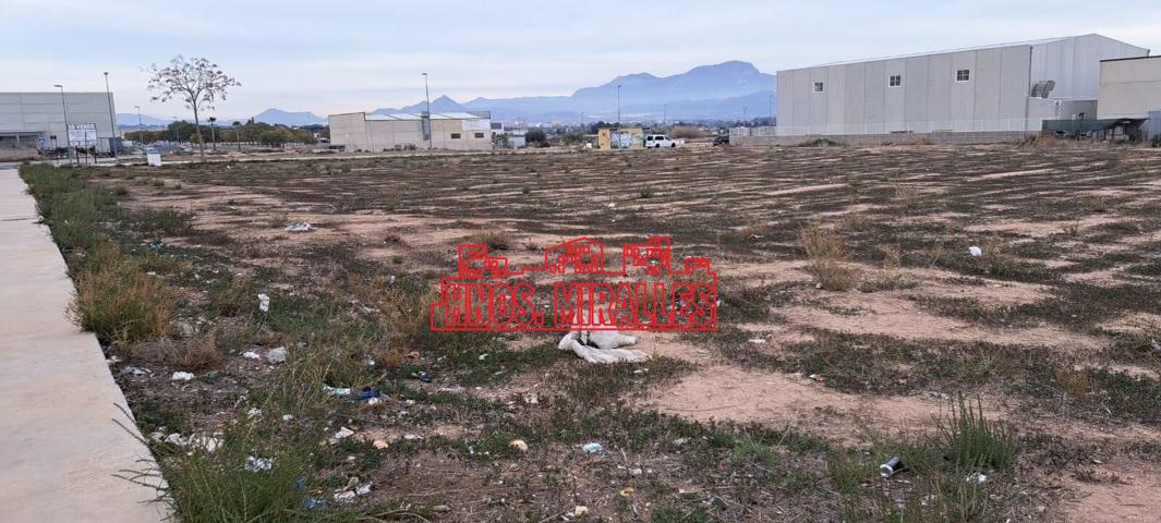 SOLAR EN POLIGONO, PARA TERCIARIO E INDUSTRIAL EN ASPE photo 0