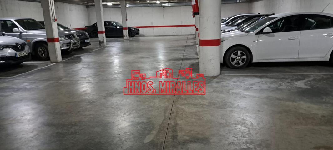SE VENDE PLAZA DE GARAJE ZONA PLAZA MADRID photo 0