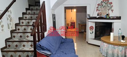 SE VENDE CASA PARA REFORMAR EN EL CENTRO DE ASPE CON PATIO photo 0