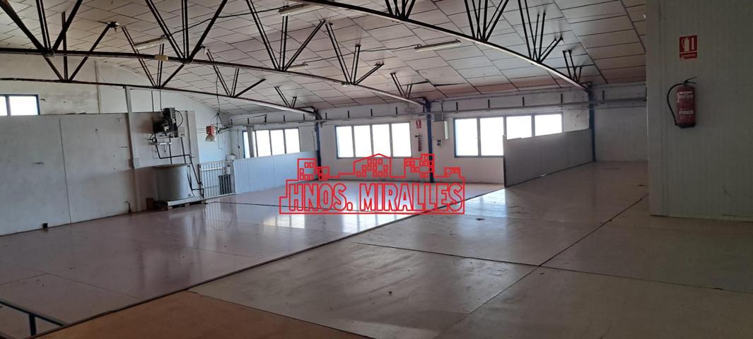 ALQUILA O VENDE NAVE CON CAMARA FRIGORIFICA EN ORIHUELA photo 0