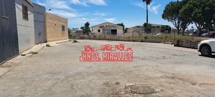 VENDE NAVE CON VARIOS LOCALES EN PARTIDA ALZABARES photo 0