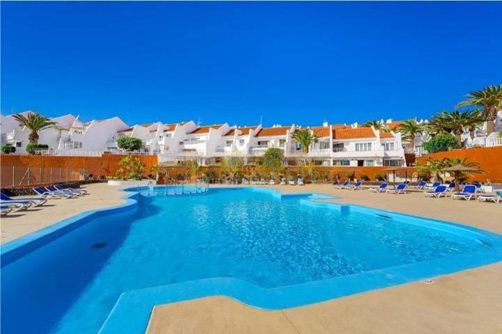 Chalet independiente en venta en Golf del Sur photo 0