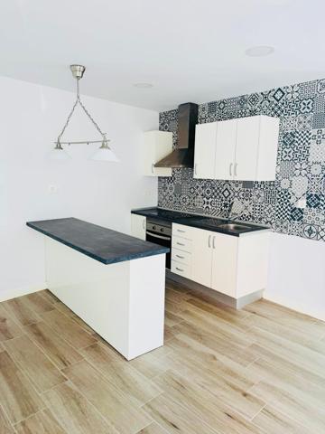 Alquiler de casa terrera en La Laguna (Barrio de Gracia). photo 0
