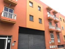 Se alquila piso de tes habitaciones en Los Realejos. photo 0