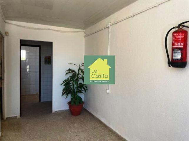 SE VENDE NAVE INDUSTRIAL EN MADRIGUERAS photo 0