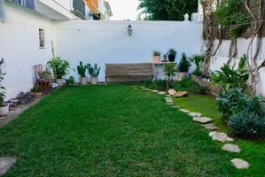 Casa en una sola planta en Algeciras con jardín y garaje. photo 0