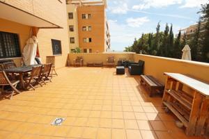 Estupendo piso de 4 dormitorios con gran terraza y jardin en Torremolinos photo 0