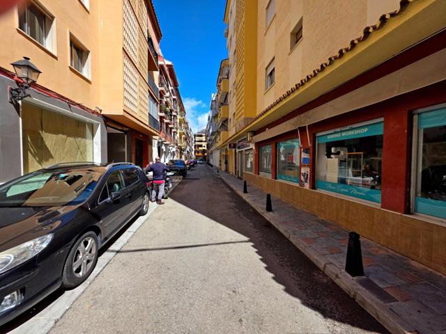 Amplio piso de 3 dormitorios a Reformar a 400 metros de la playa. Parking Incluido photo 0