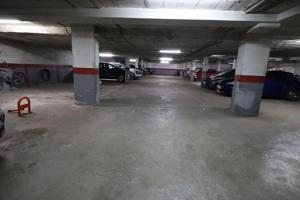 Oportunida de compra de garaje en urbanización privada en Fuengirola, recinto ferial photo 0