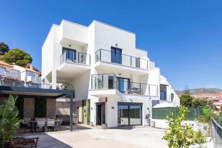 ESPECTACULAR CHALET PAREADO EN VENTA DE 4 DORMITORIOS EN BENALMÁDENA COSTA photo 0