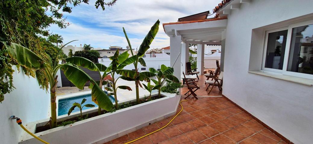 Chalet de Lujo con piscina en Puertomarina photo 0