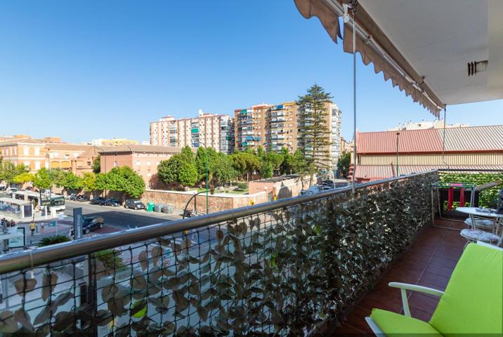 Residencial 2 dormitorios con 2 baños en pleno centro de Málaga junto a Maria Zambrano photo 0