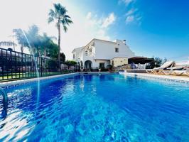 Villa En venta en Nerja photo 0