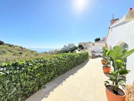 Villa En venta en Torrox photo 0