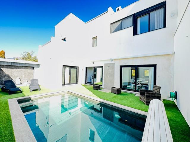 Villa En venta en Nerja photo 0