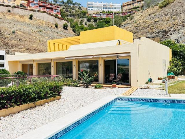 Villa En venta en Torrox photo 0