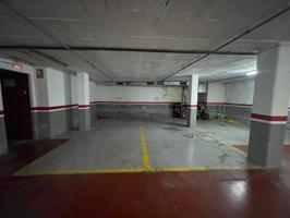 Plaza De Parking en venta en Badalona de 12 m2 photo 0