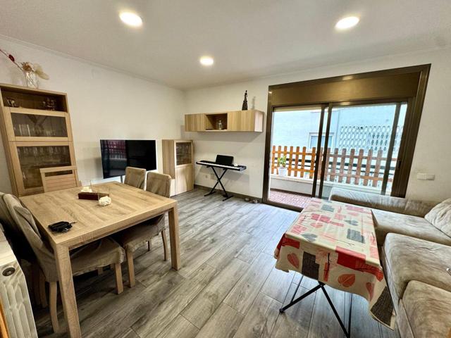 PISO TOTALMENTE REFORMADO EN MONTCADA NOVA photo 0