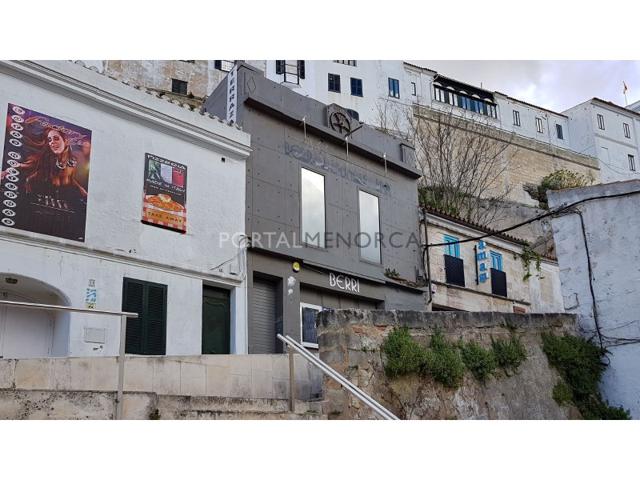 Local En venta en Centre Històric, Maó photo 0
