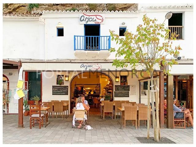 Local En venta en Centre Històric, Maó photo 0