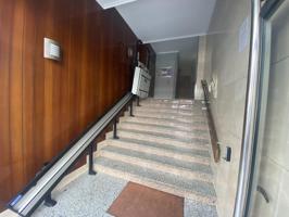 Local en venta en Vigo de 239 m2 photo 0