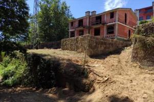 Lote de tres chalets en construcción photo 0