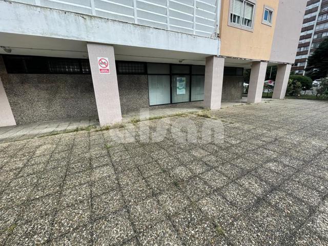 Local en venta en Vigo de 398 m2 photo 0