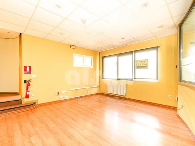 Oficina en venta en Vigo de 231 m2 photo 0