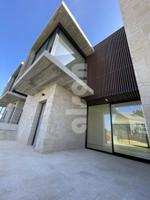 Casa - Chalet en venta en Nigrán de 168 m2 photo 0