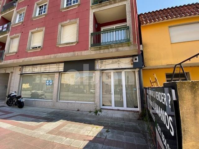Local en Avenida ORENSE Nº 94 Cangas photo 0