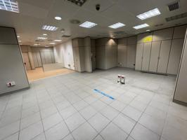 Local en venta en Vigo de 240 m2 photo 0