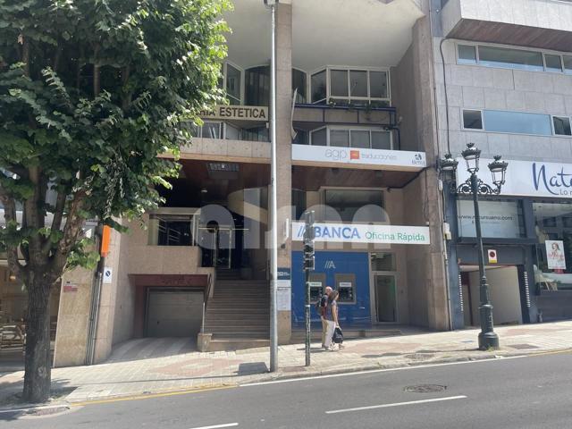 Oficina en venta en Vigo de 241 m2 photo 0
