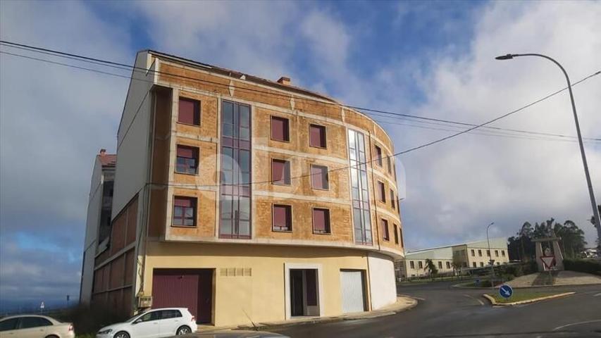 Edificio en Vila de Cruces. Obra parada. photo 0