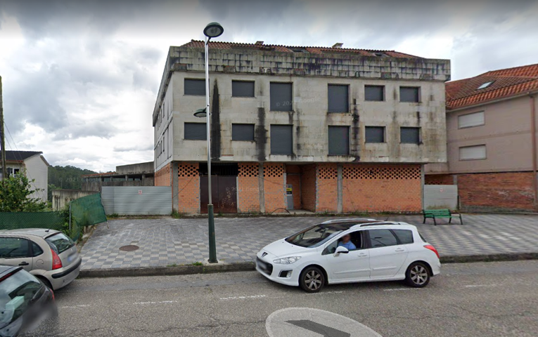 Edificio en venta en Porriño de 90 m2 photo 0