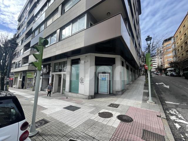 Local en venta en Vigo de 100 m2 photo 0
