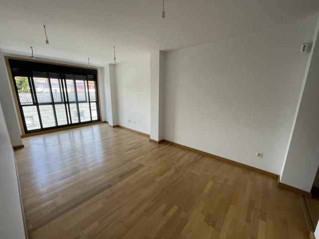 Piso de 3 dormitorios en Marín. 95 m2 photo 0