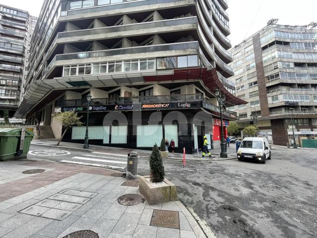 Local en venta en Vigo de 255 m2 photo 0