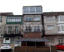 Edificio en Ponteareas: Bajo comercial y 3 pisos photo 0
